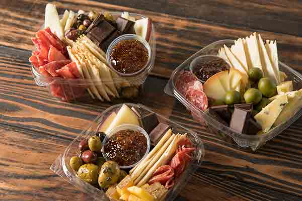 /img/platters/artisanal-charcuterie-and-cheese-box-small.jpg